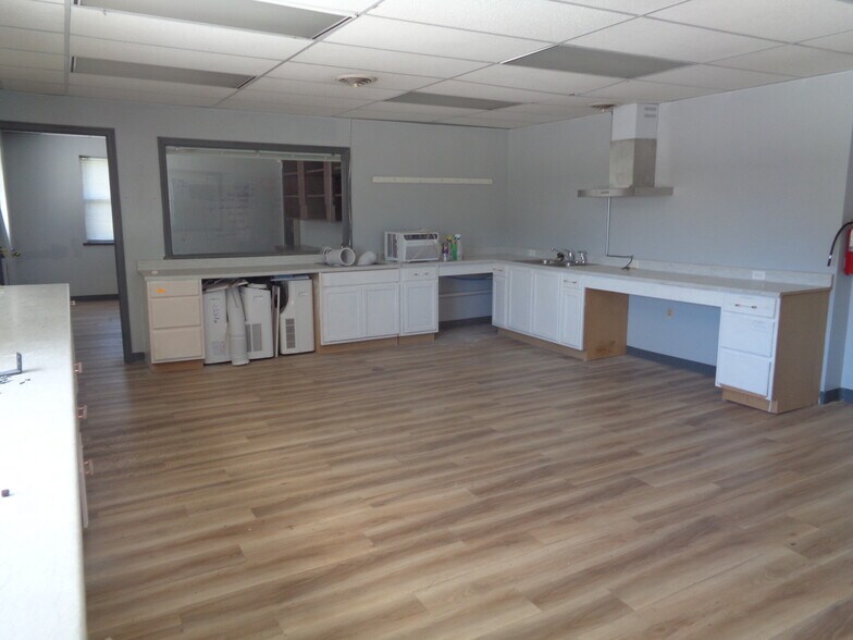 More Photos Of 3916 S Lynn Ct, Independence Medical For Lease