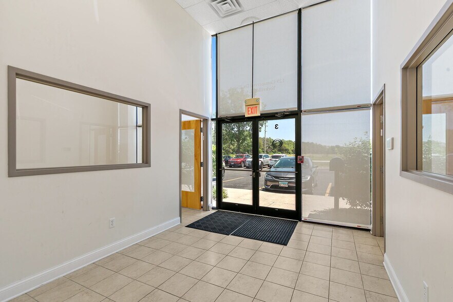 More Photos Of 129 Commercial Dr, Yorkville General Retail For Lease
