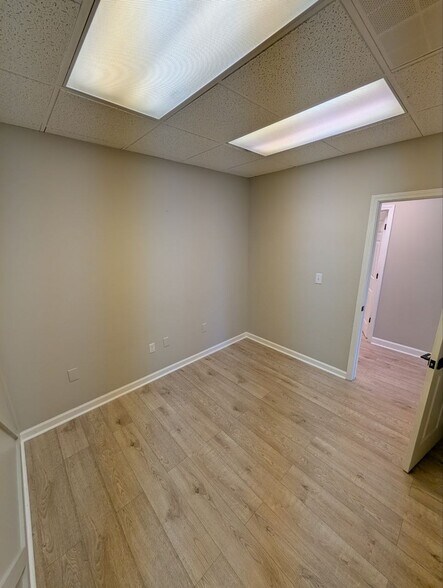 More Photos Of 10021 Park Cedar Dr, Charlotte Medical For Lease