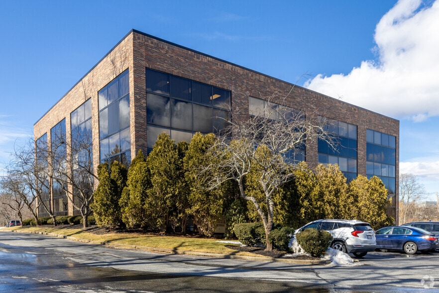 More Photos Of 5 Cherry Hill Dr, Danvers Medical For Lease