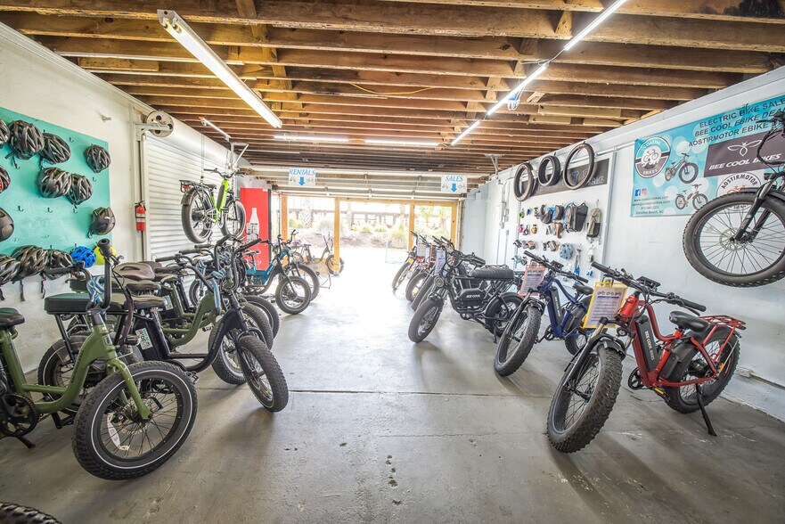 More Photos Of 12 N Pavilion Ave, Carolina Beach Storefront Retail Office For Sale