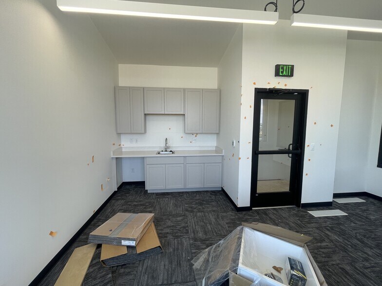 More Photos Of 8274 Raspberry Way, Longmont Service For Lease