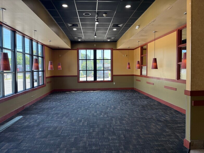 More Photos Of 7801 Brewerton Rd, Cicero Fast Food For Sale