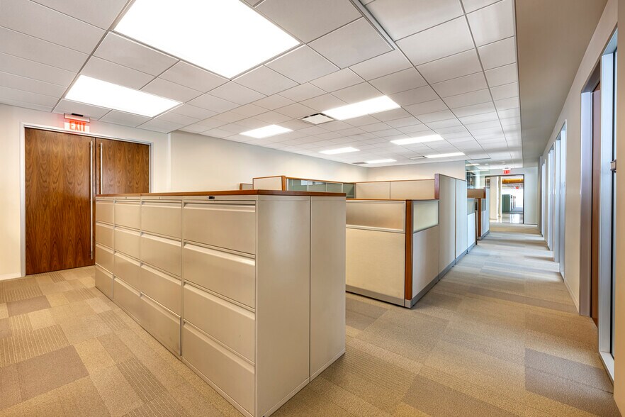 More Photos Of 333 N Central Ave, Phoenix Office For Lease