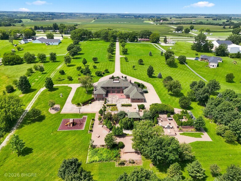 More Photos Of 2608 N Jefferson Way, Indianola Land For Sale