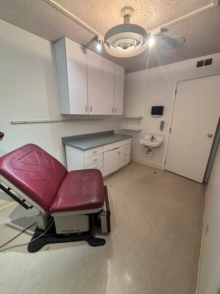 More Photos Of 3020 Beard Rd, Napa Medical For Sale
