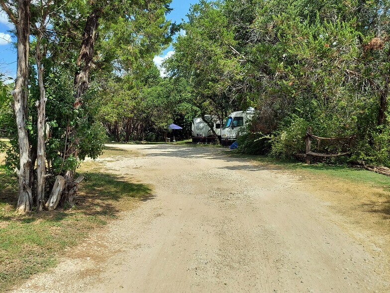 More Photos Of 14711A Quail Ct, Leander Trailer Camper Park For Sale