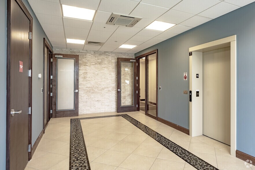 More Photos Of 8230 210th St S, Boca Raton Coworking Space