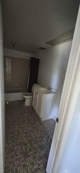 More Photos Of 7789 131st St, Seminole Office For Sale
