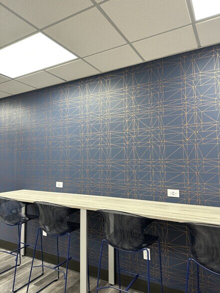More Photos Of 3029 S Sherwood Forest Blvd, Baton Rouge Loft Creative Space For Lease