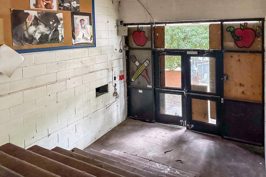 More Photos Of 678 Florence St, Camden Daycare Center For Sale
