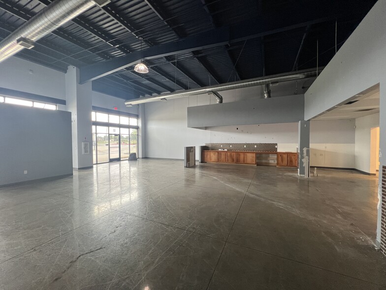 More Photos Of 3000 SW 89th St, Oklahoma City Storefront Retail Office For Lease