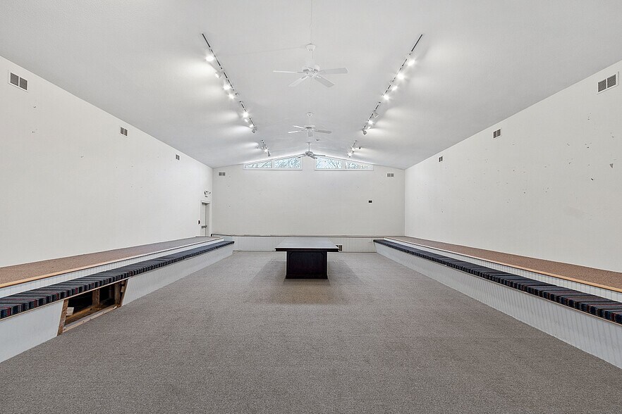 More Photos Of 1980 Lunenburg Rd, Lancaster Loft Creative Space For Lease