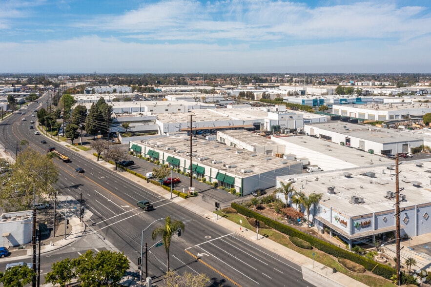 More Photos Of 3301-3321 W Warner Ave, Santa Ana Warehouse For Lease