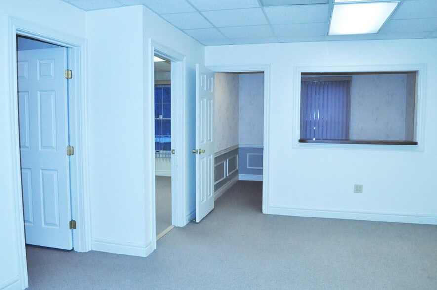 More Photos Of 285 Littleton Rd, Westford Office Residential For Sale