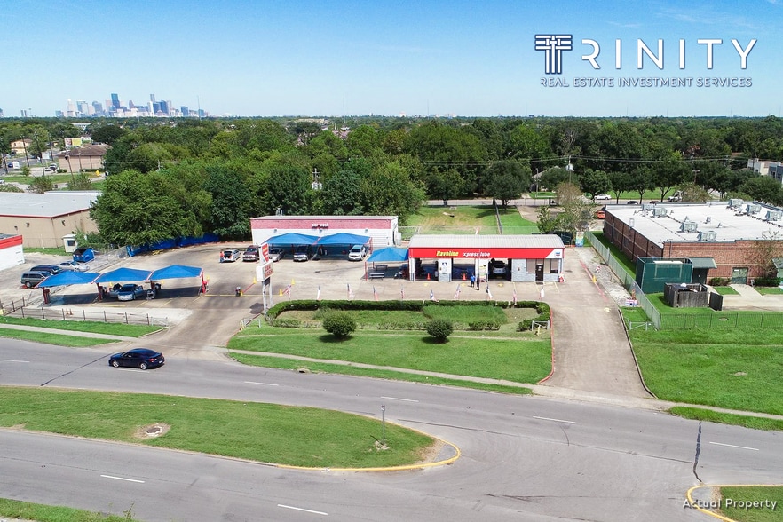Primary Photo Of 4825 Bellfort St, Houston Carwash For Sale