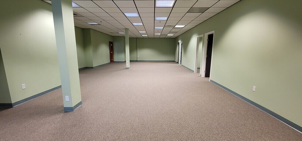 More Photos Of 70 Zachary Rd, Manchester Research And Development For Lease