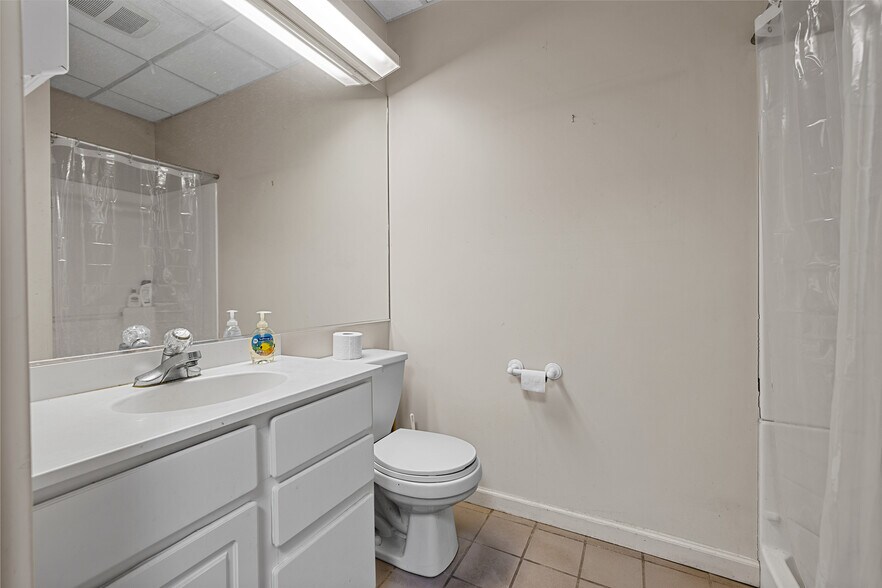 More Photos Of 8477 Seneca Tpke, New Hartford Carwash For Sale