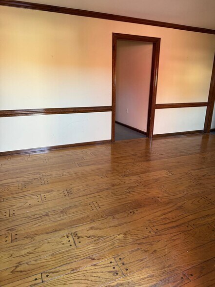 More Photos Of 9843-9855 Business Way, Manassas Office For Lease