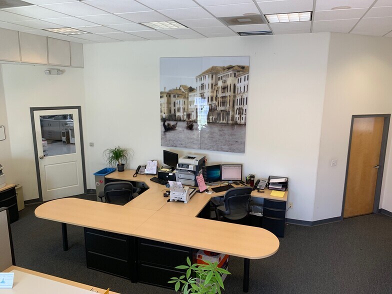 More Photos Of 1321 W 12th St, Los Angeles Light Manufacturing For Lease