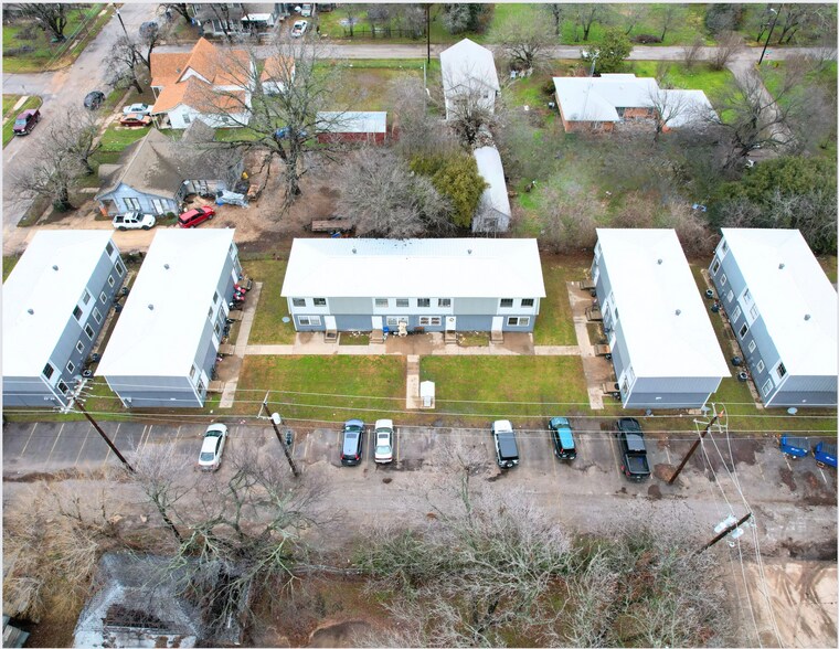 More Photos Of 208 N Church St, Hillsboro Apartments For Sale
