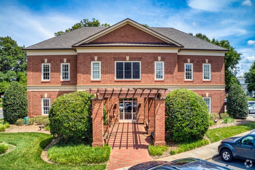 More Photos Of 111 Clebourne St, Fort Mill Office For Lease