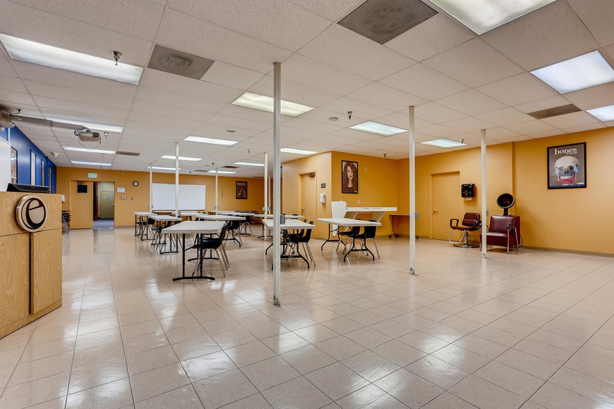 More Photos Of 16800 E Mississippi Ave, Aurora Freestanding For Sale