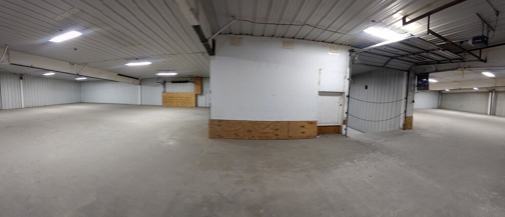 More Photos Of 30 Bridge Rd, Rouses Point Distribution For Lease