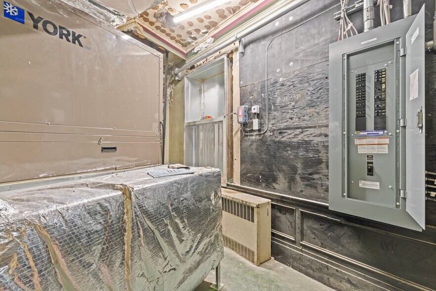 More Photos Of 89 Main St, Little Falls Bank For Lease