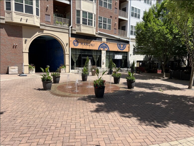 More Photos Of 515 West Ave, Norwalk Unknown For Lease