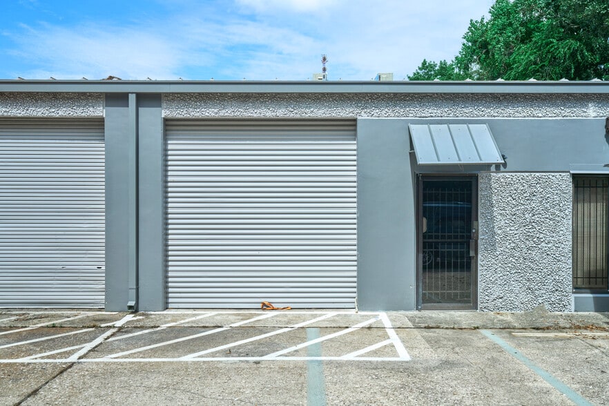 More Photos Of 1300 S Frazier St, Conroe Unknown For Lease