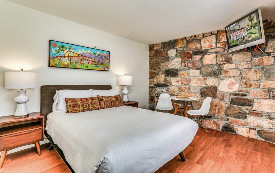 More Photos Of 225 W Baristo Rd, Palm Springs Hotel For Sale