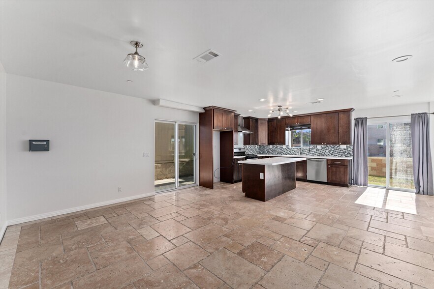 More Photos Of 7761 Garfield Ave, Huntington Beach Apartments For Sale