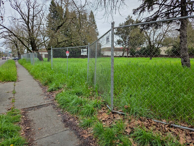 More Photos Of 1650 W Steele Ln, Santa Rosa Land For Sale