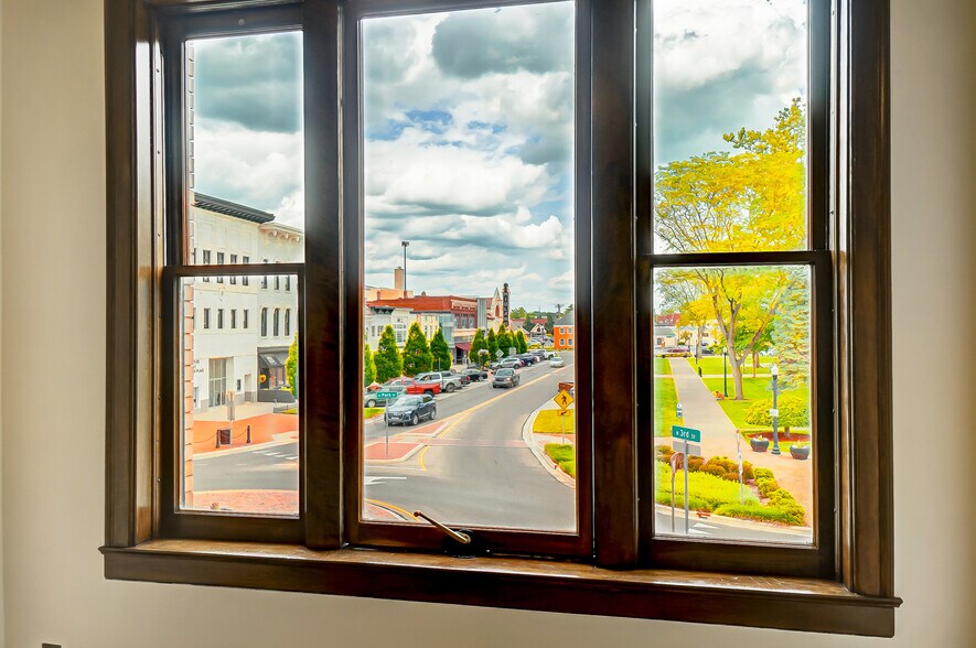 More Photos Of 9-11 N 3rd St, Newark Office For Lease