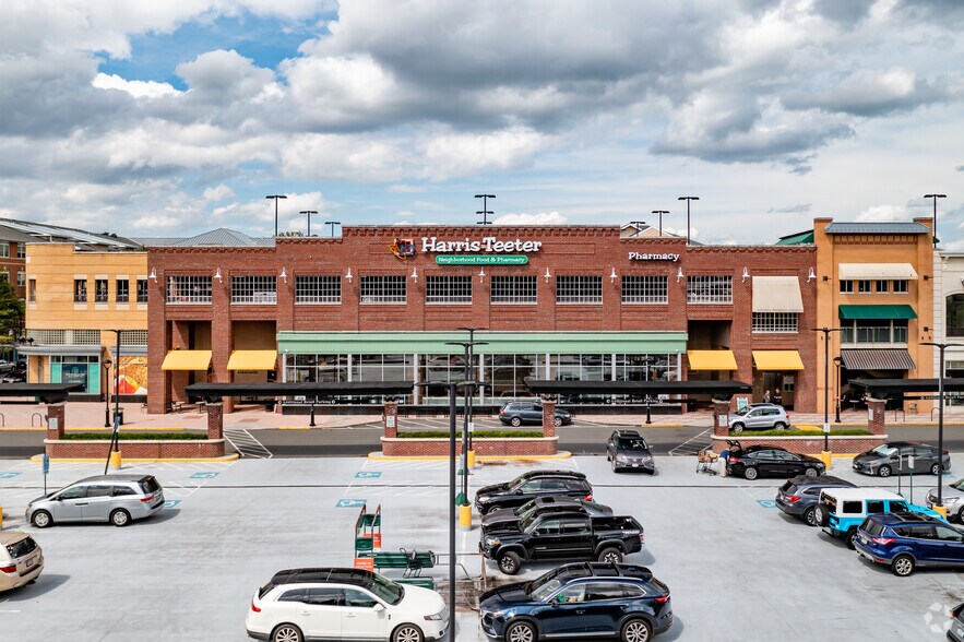 More Photos Of 12950-12976 Highland Crossing Dr, Herndon Unknown For Lease