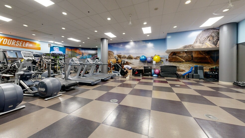 More Photos Of 10153 King George Blvd, Surrey Unknown For Lease