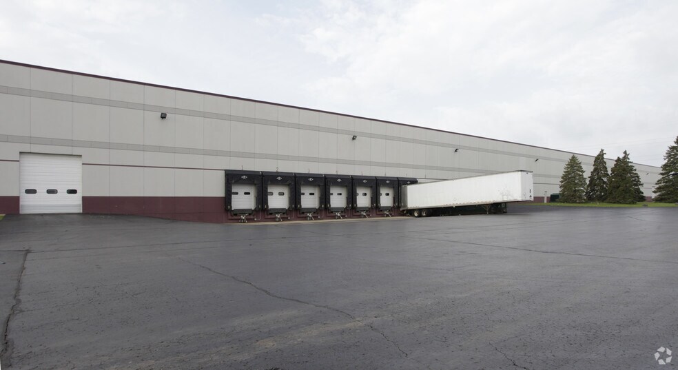 More Photos Of 9801 80th Ave, Pleasant Prairie Warehouse For Lease