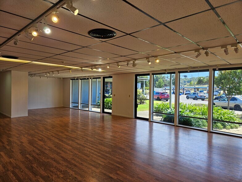 More Photos Of 993 Francisco Blvd E, San Rafael Showroom For Lease