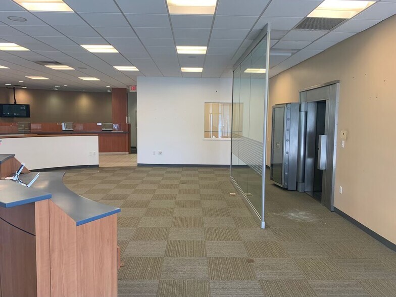 More Photos Of 620 E Rt 33, Hightstown Restaurant For Sale