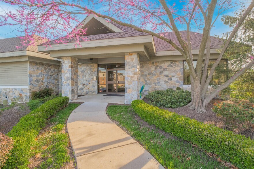 More Photos Of 55 Country Club Dr, Downingtown Medical For Lease