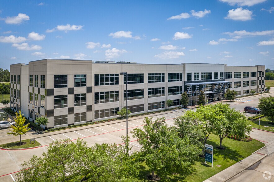 More Photos Of 16200 Park Row, Houston Office For Lease