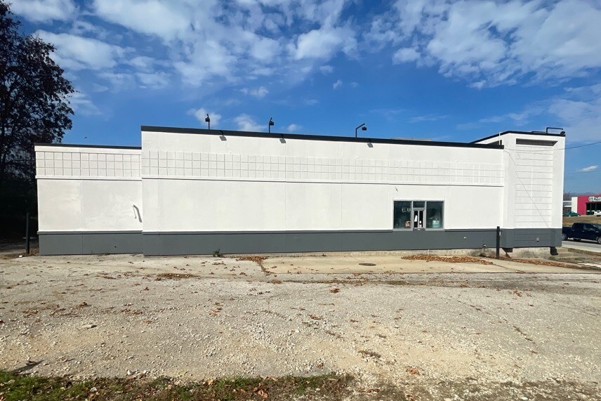 More Photos Of 3827 Indiana 37, Mitchell Fast Food For Sale