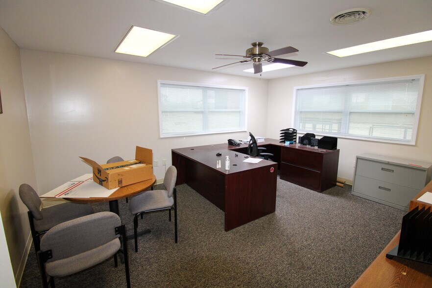 More Photos Of 7350 IL-111, South Roxana Specialty For Sale