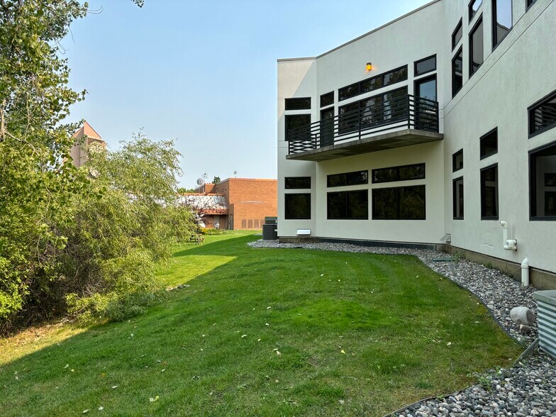 More Photos Of 2075 Overland Ave, Billings Loft Creative Space For Lease