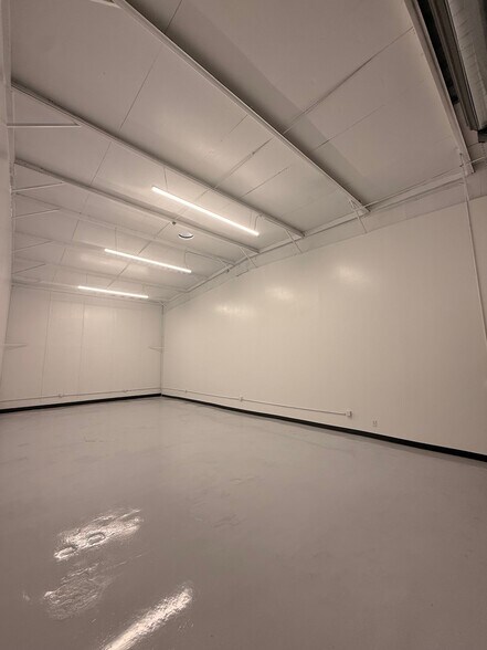 More Photos Of 815-831 Warrington Ave, Redwood City Warehouse For Lease