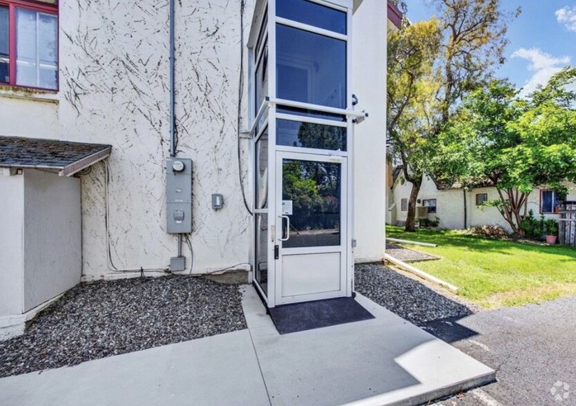 More Photos Of 618 4th St, Corning Office For Sale