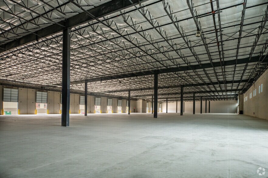 More Photos Of 1200 Bmc Dr, Cedar Park Distribution For Lease