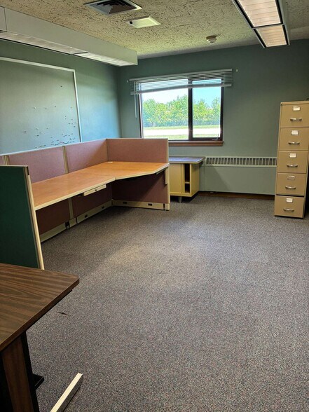 More Photos Of 851 S Rolling Meadows Dr, Fond Du Lac Office For Sale