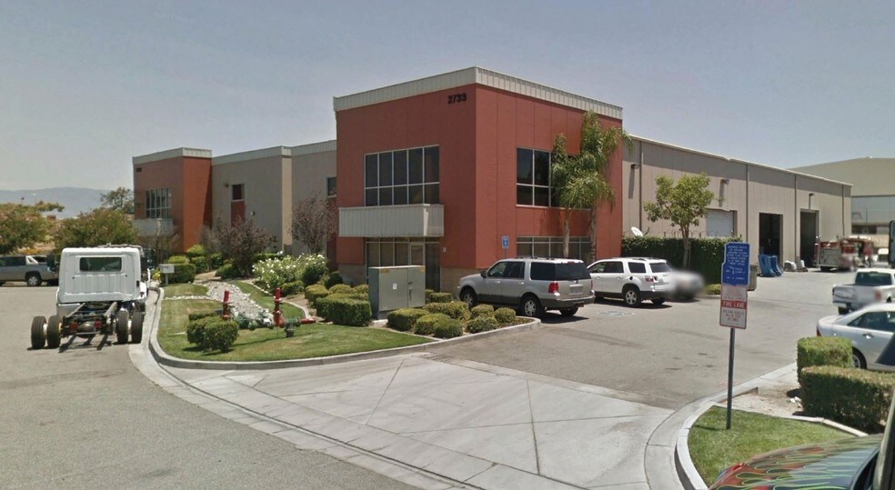 More Photos Of 2733 S Vista Ave, Rialto Warehouse For Lease